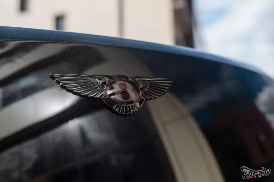Bentley Continental GT. Произвели антихром экстерьера с удалением хрома и окрасом в малярной камере!